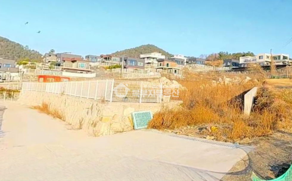 경남 거제시 장목면 송진포리 경남 거제시 장목면 송진포리 토지매매 당95.3만 매매 매물번호 11383 사진 2